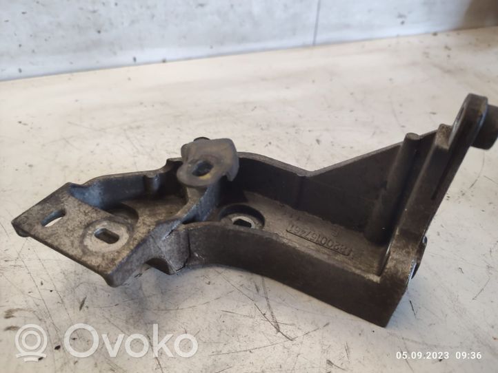 Volvo S40, V40 Polttoainepumpun kiinnike 8200157461