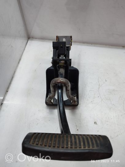 KIA Carens II Pedal de freno 328001DXXX