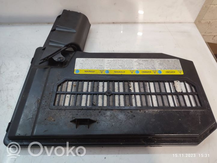 Audi Q7 4L Coperchio/tappo della scatola vassoio della batteria 7L0864643