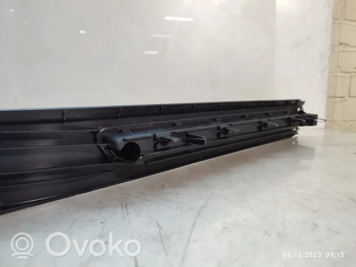 Volkswagen Touareg II Front sill trim cover 7P0863483