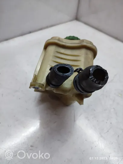 Volkswagen Touareg II Power steering fluid tank/reservoir 7L6422373B