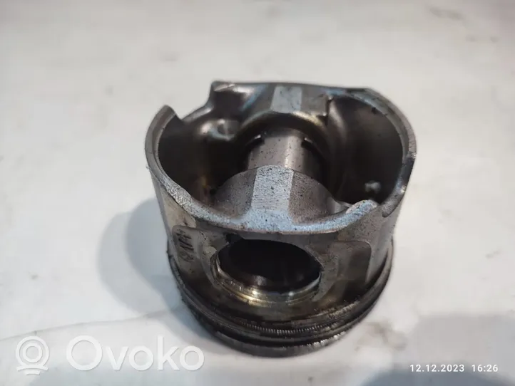 Audi A5 8T 8F Piston 