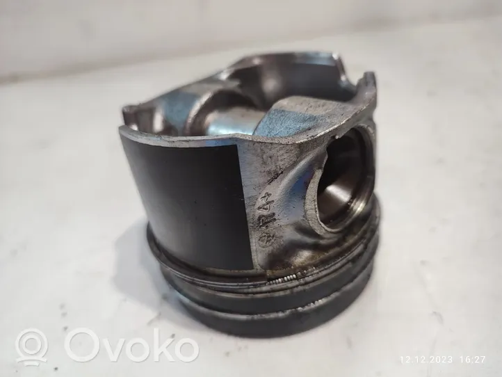 Audi A5 8T 8F Piston 