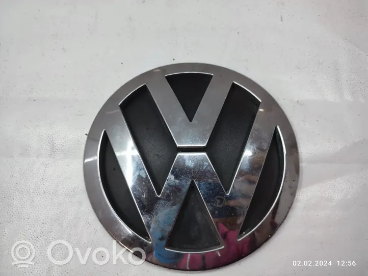 Volkswagen Touareg I Gamintojo ženkliukas 7L6853630A