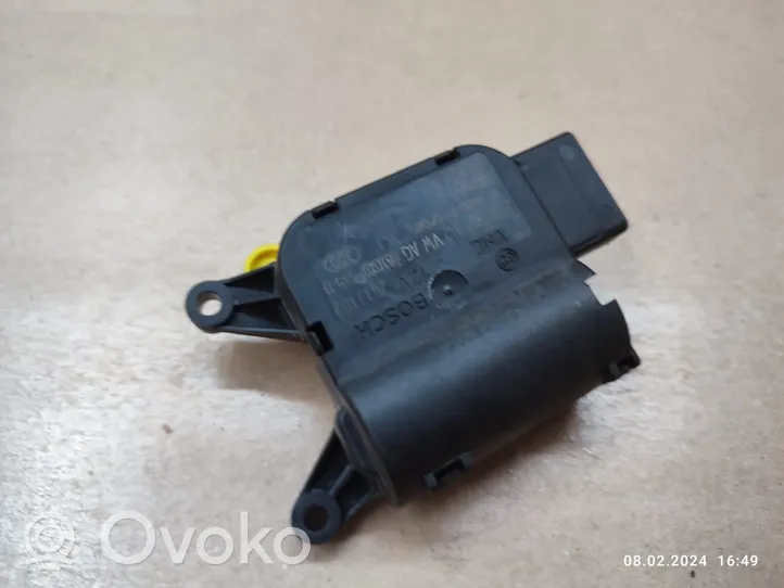 Volkswagen Tiguan Air flap motor/actuator 1K2907511J