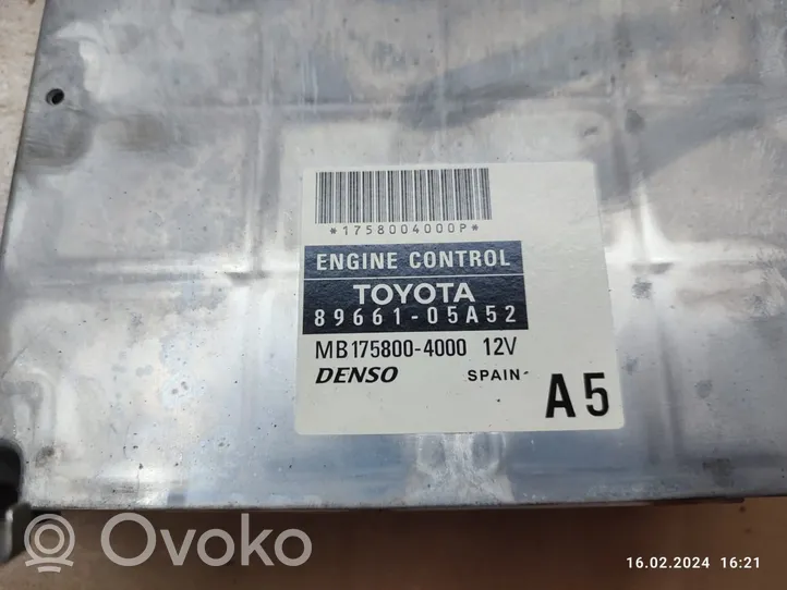 Toyota Avensis T250 Centralina/modulo del motore 8966105A52