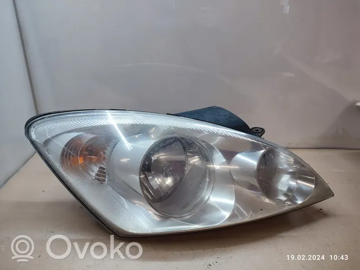 KIA Ceed Headlight/headlamp 921021H000