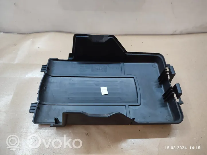 Audi A3 S3 8P Dangtis akumuliatoriaus dėžės 3C0915443A