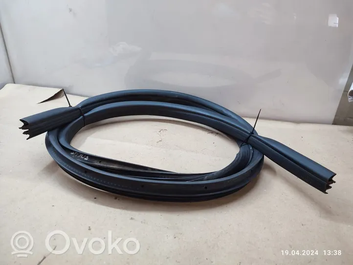 Ford Mondeo MK IV Rear door rubber seal (on body) 