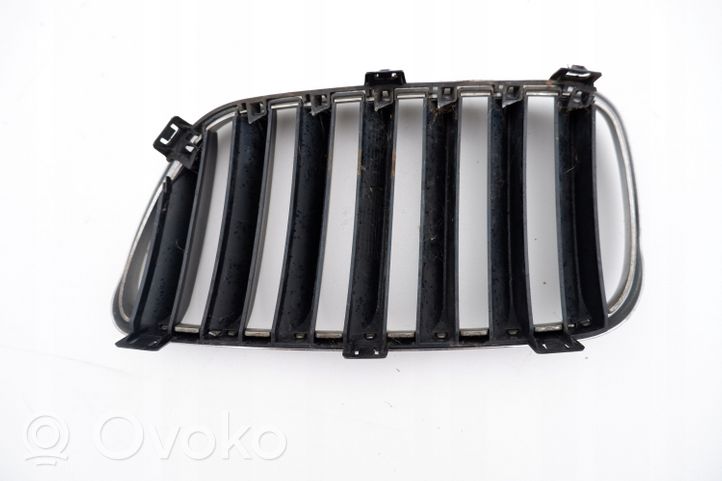 BMW X3 E83 Maskownica / Grill / Atrapa górna chłodnicy 