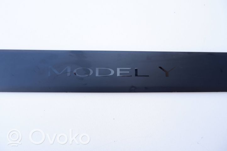 Tesla Model Y Listwa progowa przednia 149430100B
