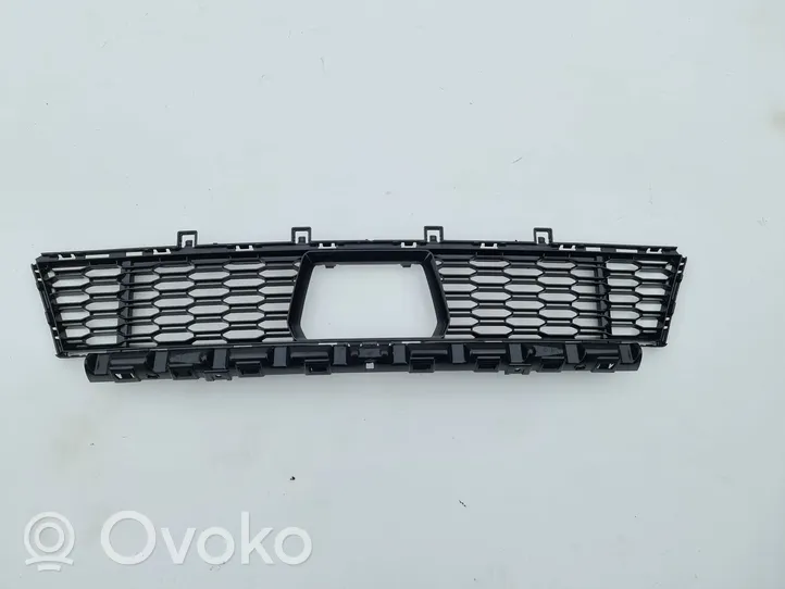 BMW 1 F40 Front bumper upper radiator grill 8070941