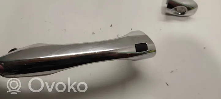 KIA Sorento Front door exterior handle 