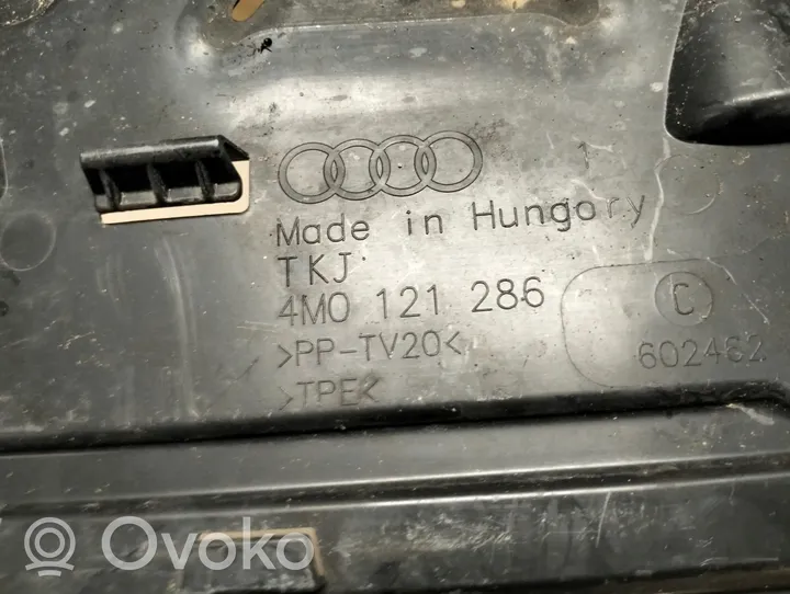 Audi Q7 4L Pannello di supporto del radiatore (usato) WLOT