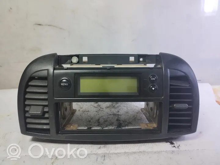 Nissan Micra Centrinės oro grotelės 4Z06509