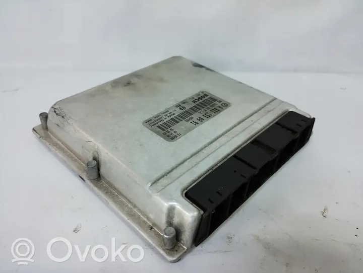 Mercedes-Benz Sprinter W901 W902 W903 W904 Unidad de control/módulo ECU del motor A6111530991