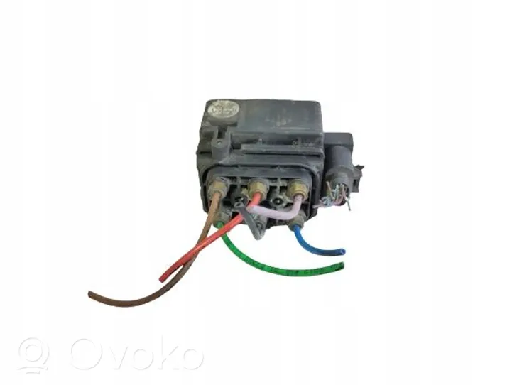 Audi A8 S8 D3 4E Blocco valvola della sospensione pneumatica 15152400052