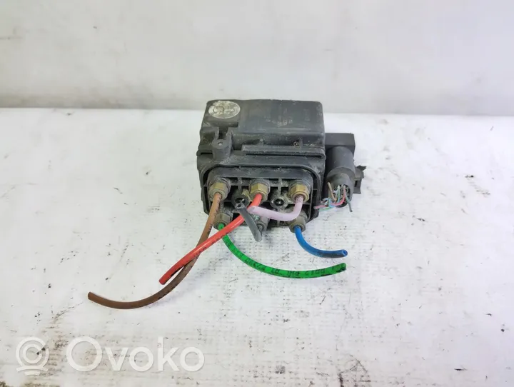 Audi A8 S8 D3 4E Blocco valvola della sospensione pneumatica 15152400052