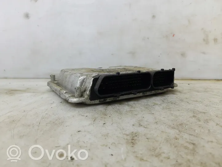 Volkswagen Polo III 6N 6N2 6NF Unité de commande, module ECU de moteur 030906032AC