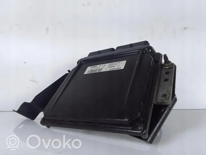 Renault Megane I Unité de commande, module ECU de moteur 8200124318