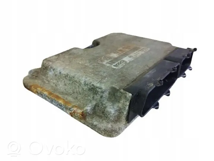 Volkswagen Polo IV 9N3 Centralina/modulo motore ECU 038906013AJ