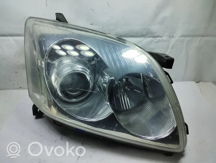 Toyota Avensis T250 Lampa przednia LAMPA