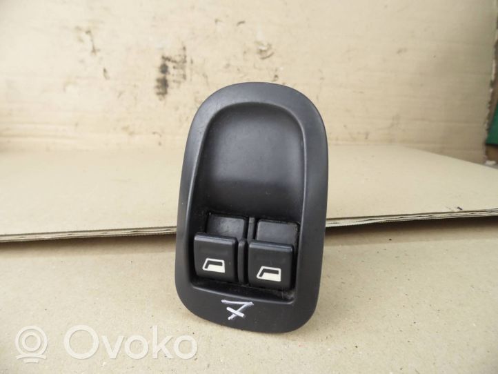 Peugeot 206 Przełącznik / Przycisk otwierania szyb 