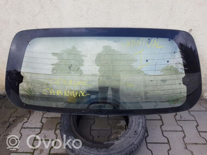 KIA Carnival Galinis stiklas 