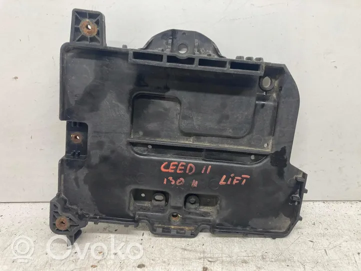 Hyundai i30 Vassoio scatola della batteria 37150-A5000