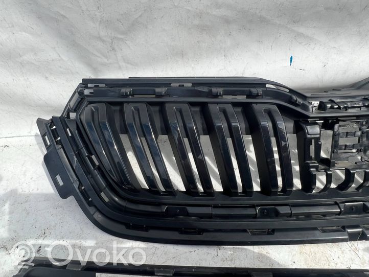 Skoda Kamiq Front bumper upper radiator grill 658853653