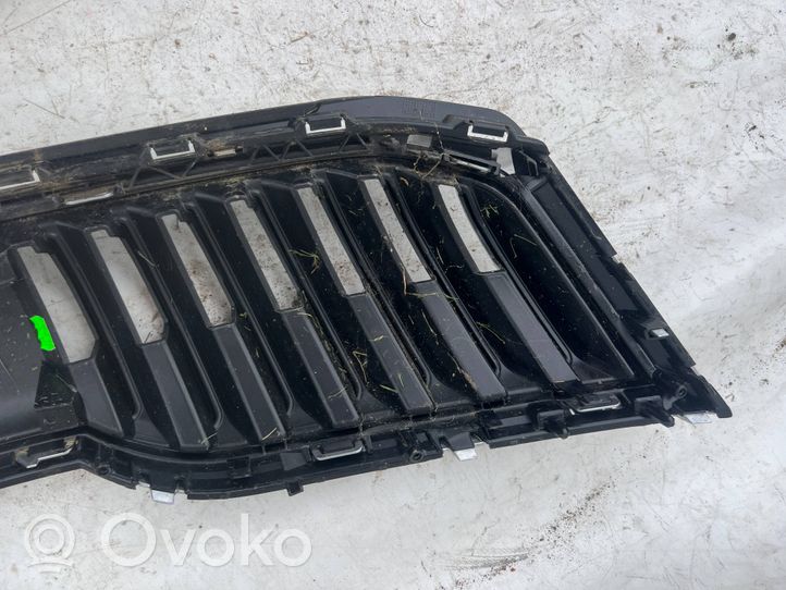 Skoda Octavia Mk3 (5E) Grille calandre supérieure de pare-chocs avant 5E0853653C