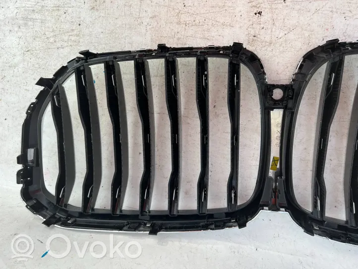 BMW X5 G05 Grille de calandre avant 7454887