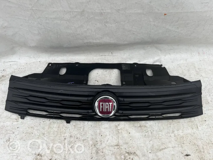 Fiat Talento Maskownica / Grill / Atrapa górna chłodnicy 623106388R