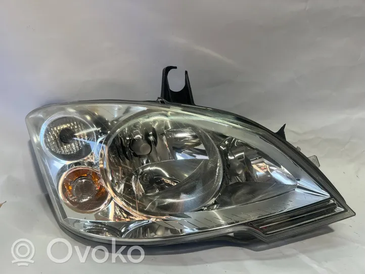 Mercedes-Benz Vito Viano W639 Lampa przednia A6398201961