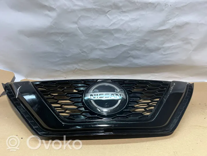 Nissan Qashqai Grille calandre supérieure de pare-chocs avant 62398HV80A