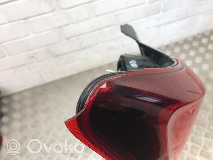 Toyota Yaris Rear/tail lights E41748902