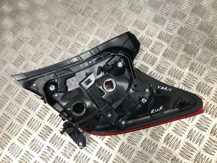 Toyota Yaris Lampa tylna E41748902