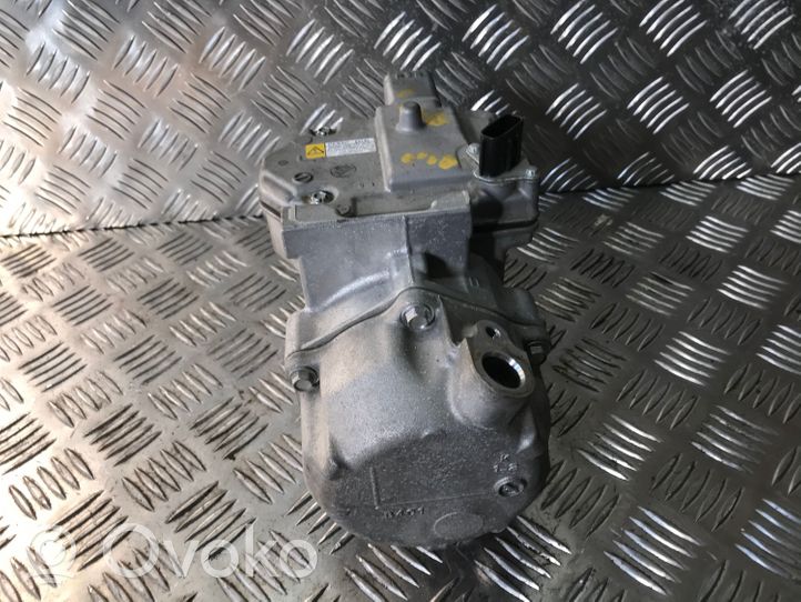 Toyota Auris E180 Compressore aria condizionata (A/C) (pompa) 042201330