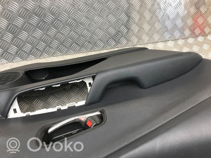 Toyota Prius (XW50) Rivestimento del pannello della portiera anteriore 67778X1B12