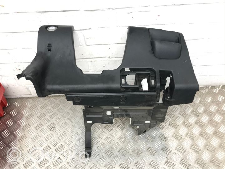 Toyota Yaris Panelės apdailos skydas (apatinis) 681063NM0A