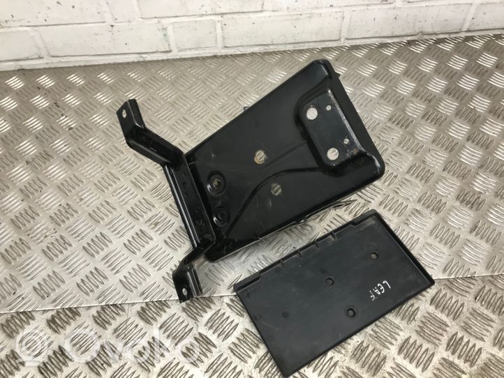 Toyota Yaris Boîte de batterie P6905710