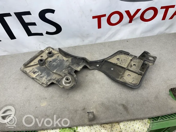 Toyota Prius (XW30) Polttoainesäiliön pohjapanssari 5762747010