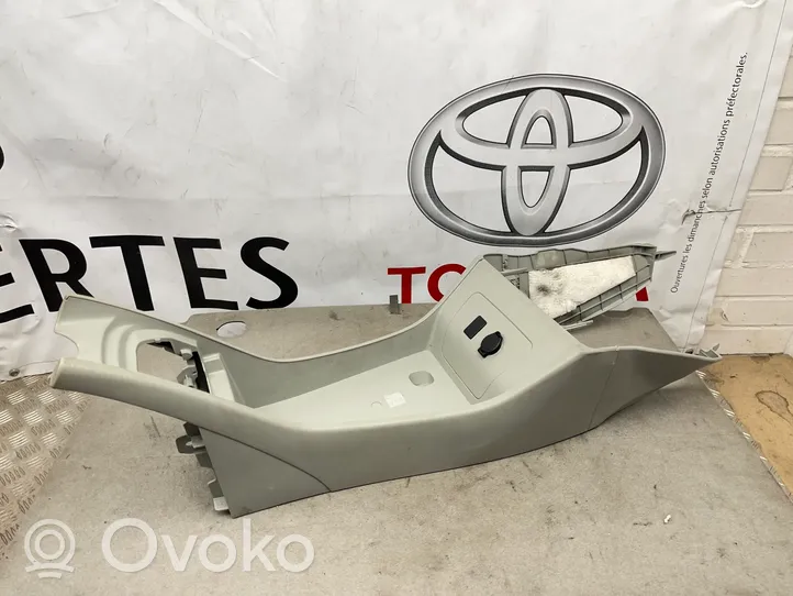 Toyota Prius (XW30) Kita salono detalė 5881047010