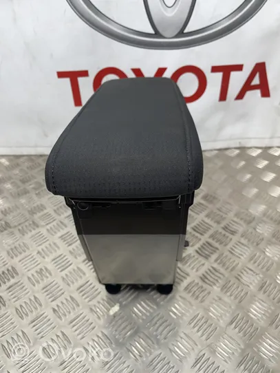 Toyota Prius (XW50) Bracciolo 5891347040