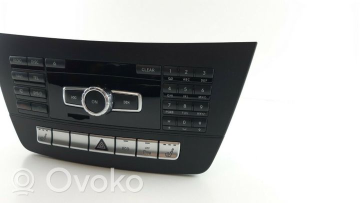 Mercedes-Benz C W204 Panel / Radioodtwarzacz CD/DVD/GPS A2049007111