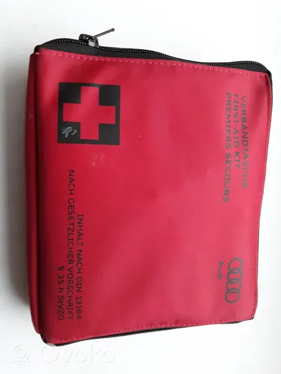 Audi A6 S6 C7 4G Trousse de premiers secours 8P0860282A