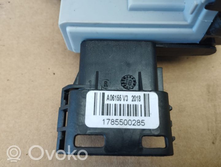 Citroen Jumpy Sliding door lock 16942527