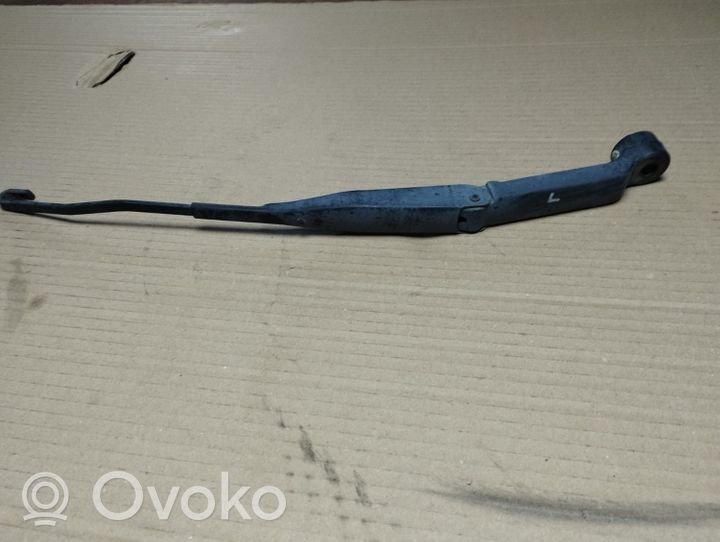 Honda Element Front wiper blade arm 