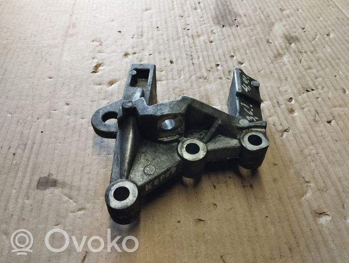 Chrysler Town & Country V Gearbox mounting bracket 04721335AA