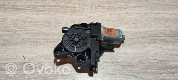 Volvo V50 Moteur de lève-vitre de porte arrière 979040100